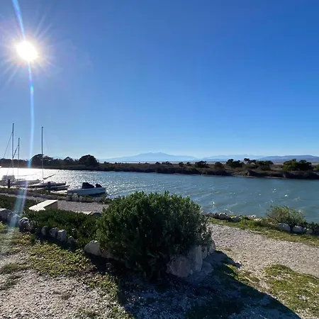 Charmante Avec Mezzanine, Climatisation, Wifi, Animaux Admis, Parking Securise - Fr-1-798-50 * Leucate